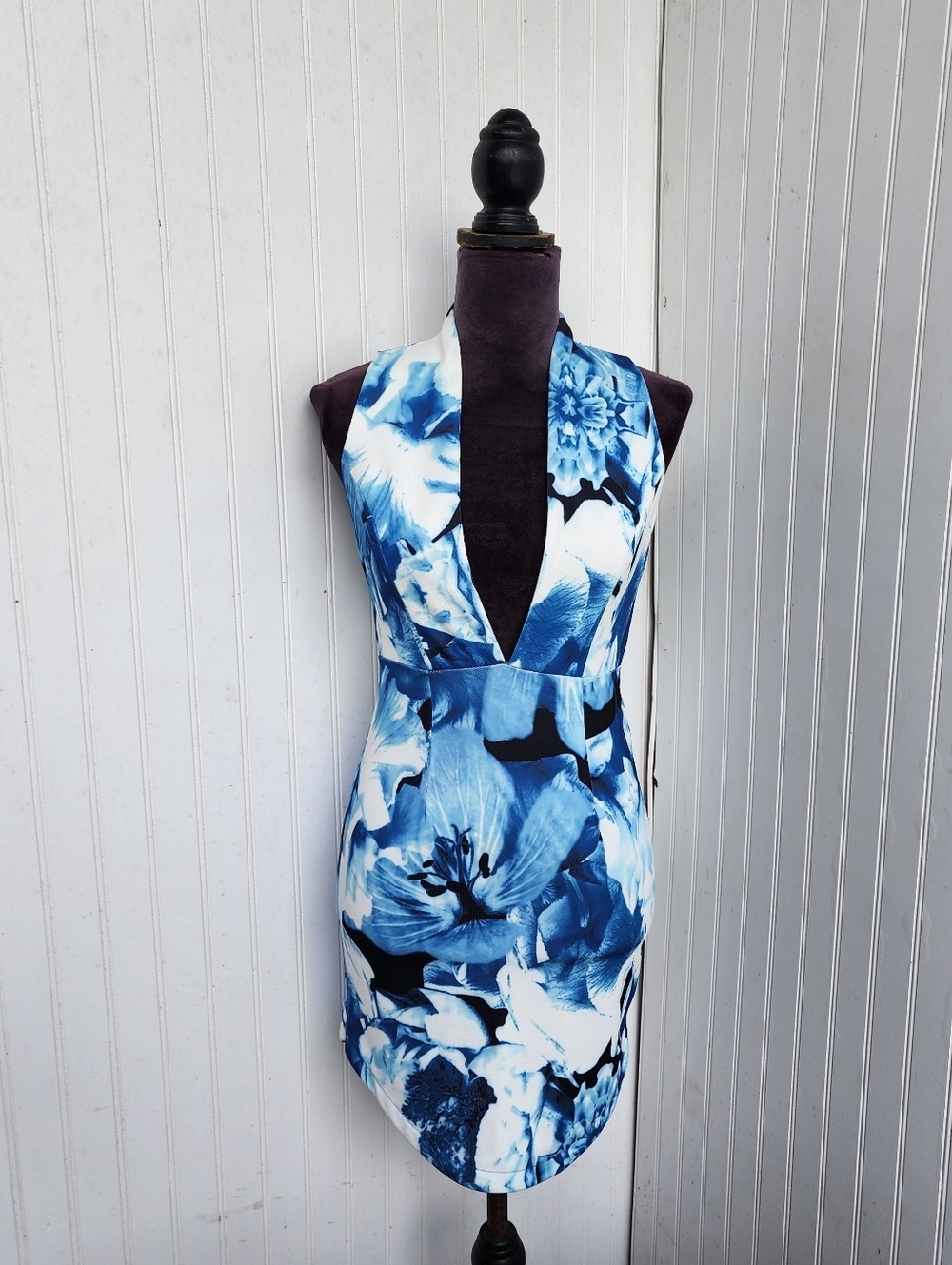 NWT Lulus Womens Budding Up Blue Floral Print Bodycon Dress  Deep V-Neck Sz S - Picture 11 of 16